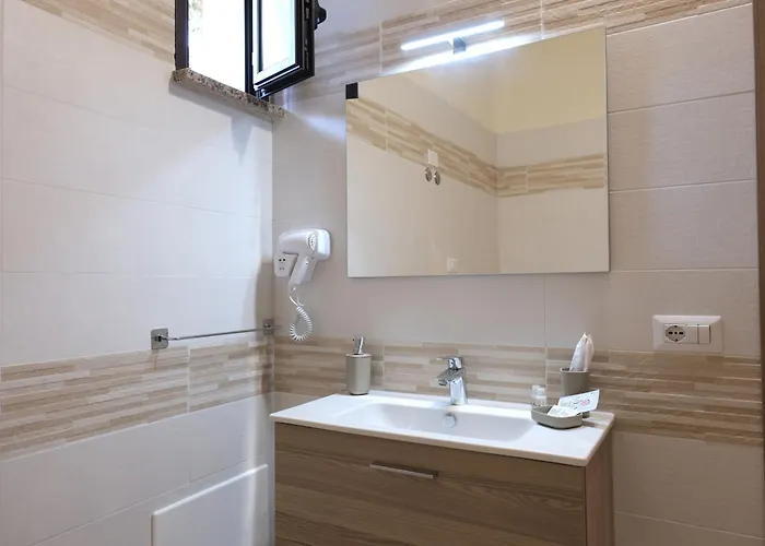 Etesia 3* فيبو فالينتيا