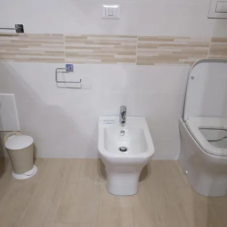 Etesia Oda ve Kahvaltı Vibo Valentia