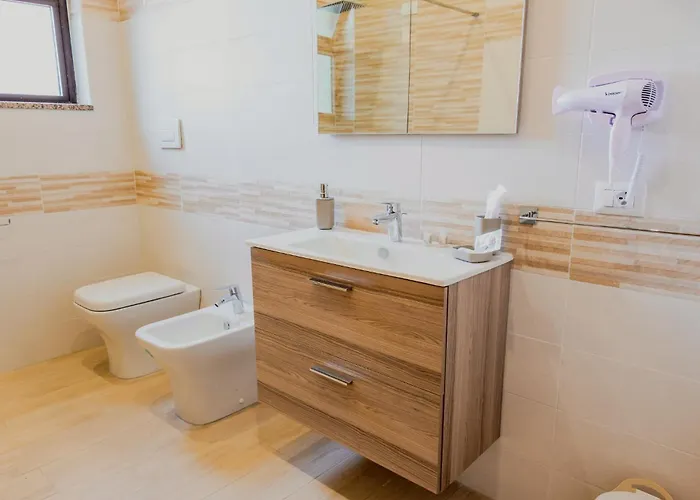 Etesia לינה וארוחת בוקר 3*